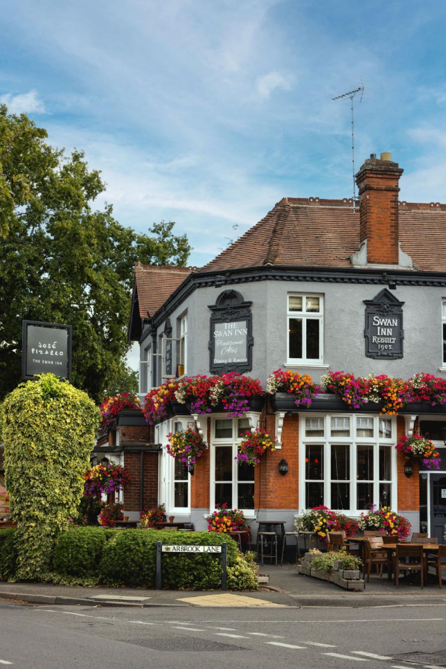 Swan inn local pub esher surrey 01