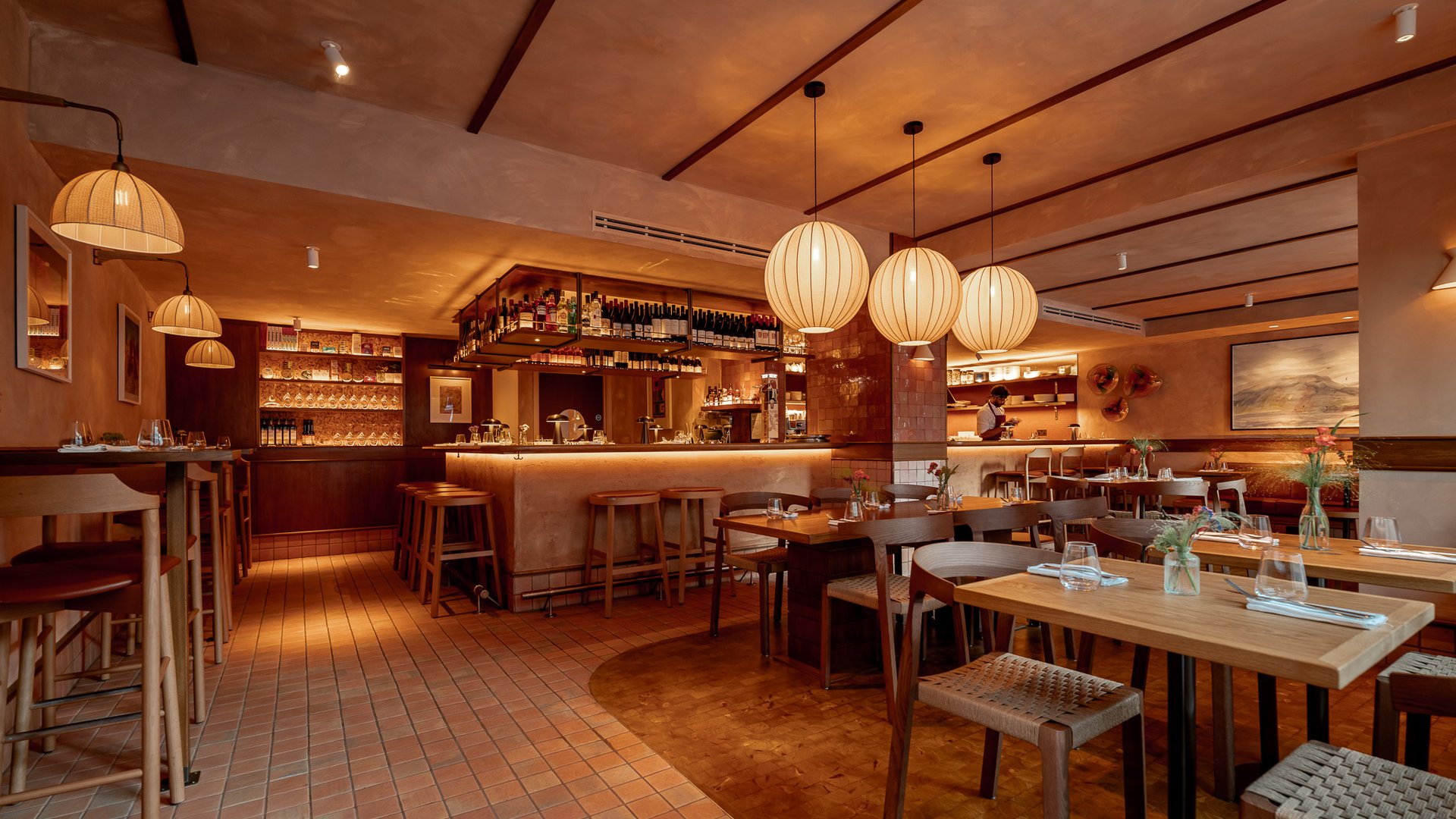 Dining Left 4.jpg